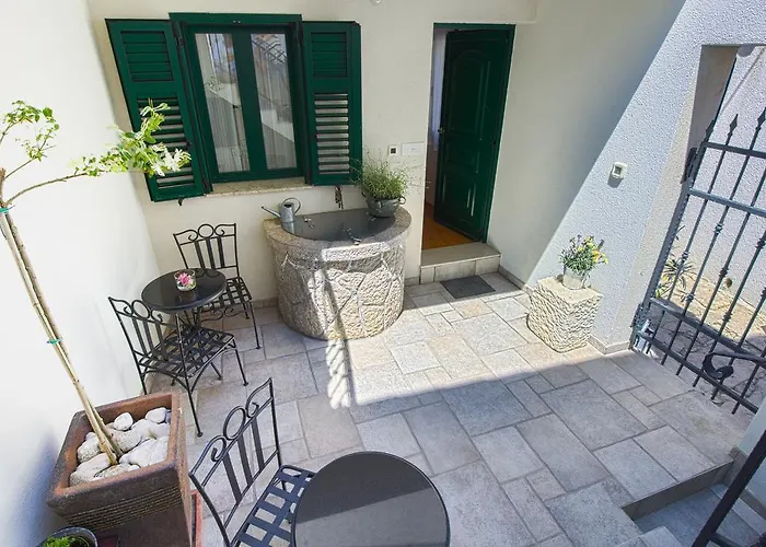 Apartments Baska
